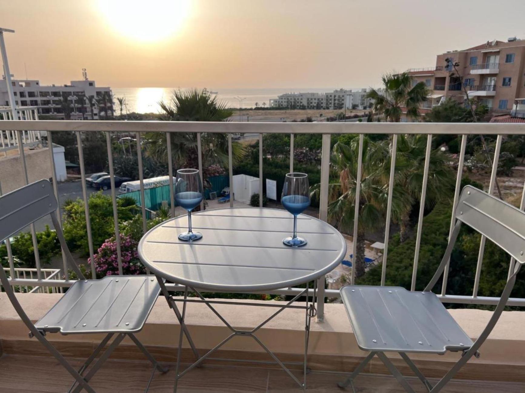 H&O Diamond Complex Sea View Apartment Paphos Luaran gambar